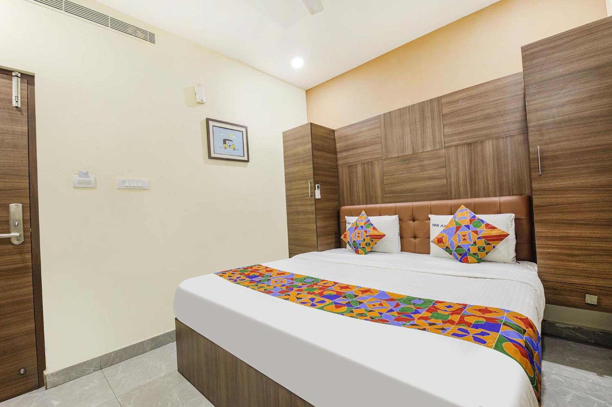 Fabhotel Mrv - Nr Express Avenue Mall & Spencer Plaza Mall Hotel